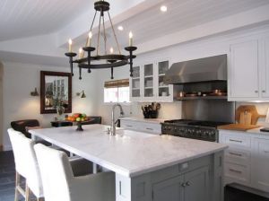 White kitchen via hookedonhouses.jpg